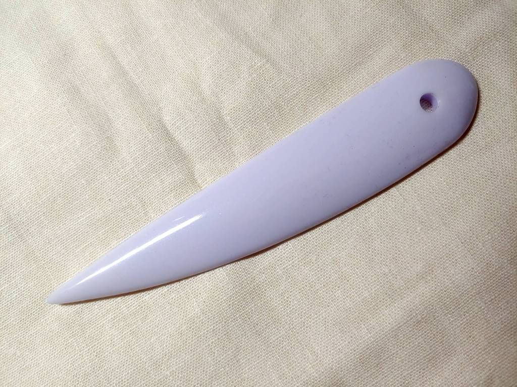 A simple plastic point turner