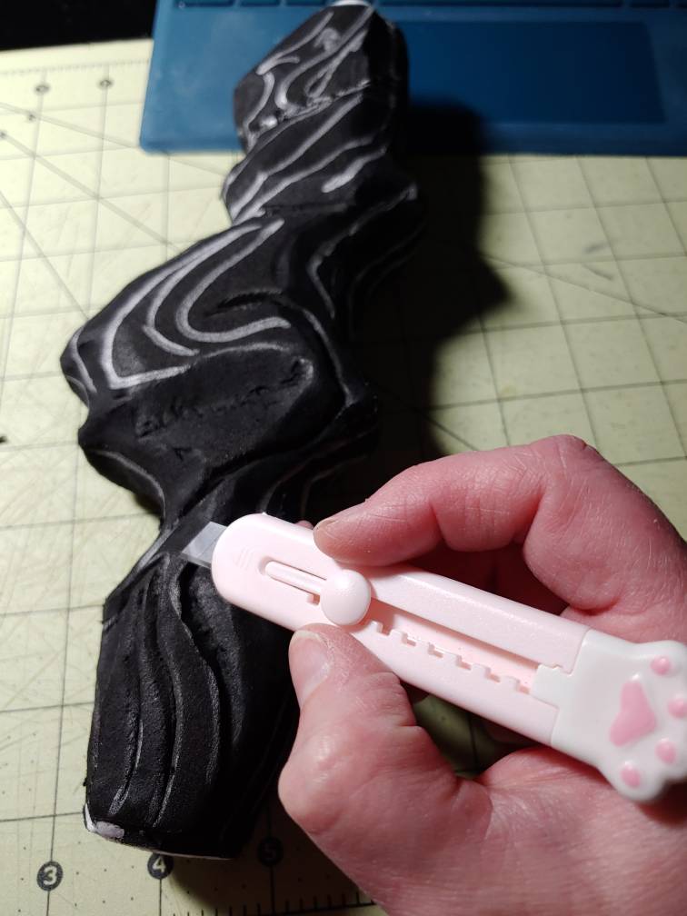 Making wood and branches out of EVA foam – Leafnin Cosplay