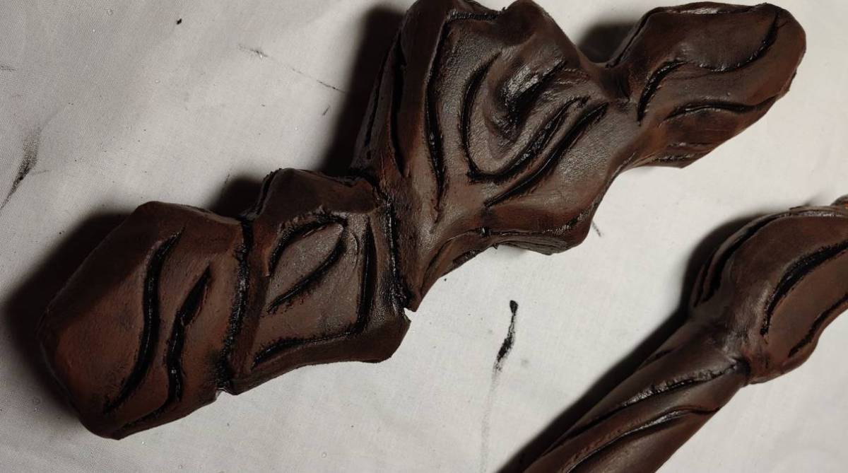Making wood and branches out of EVA foam – Leafnin Cosplay