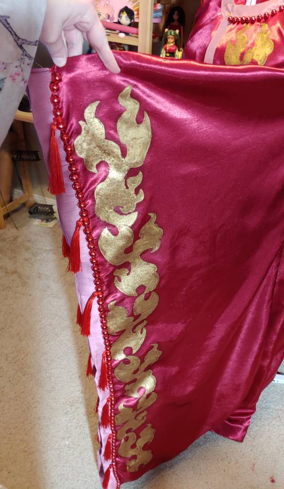 Finished sleeve made with paintstiks