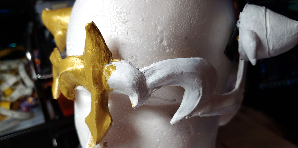 Adding gold to a white base coat