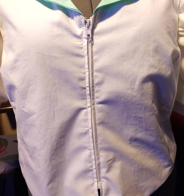 Finished zipper closed with the shirt sitting on my dress form