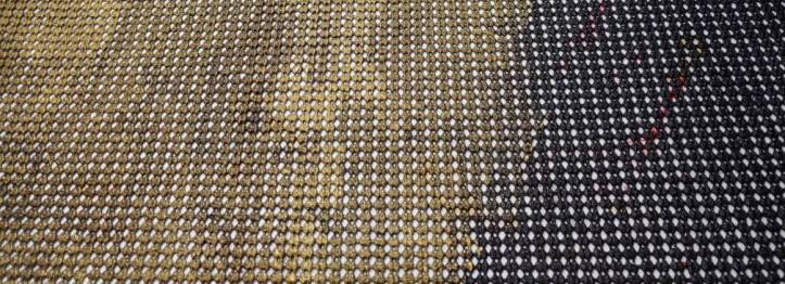 Painting in progress from left to right. The variation in gold intensity makes the maille look more weathered