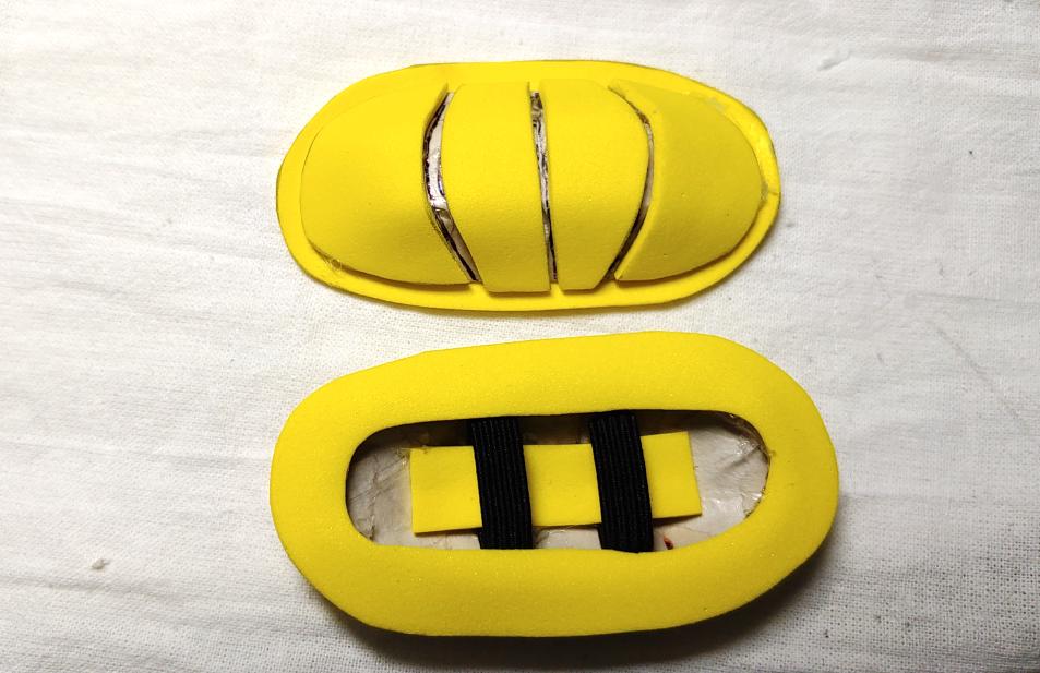 The band as viewed from the top (top clip) and the underside (bottom clip).